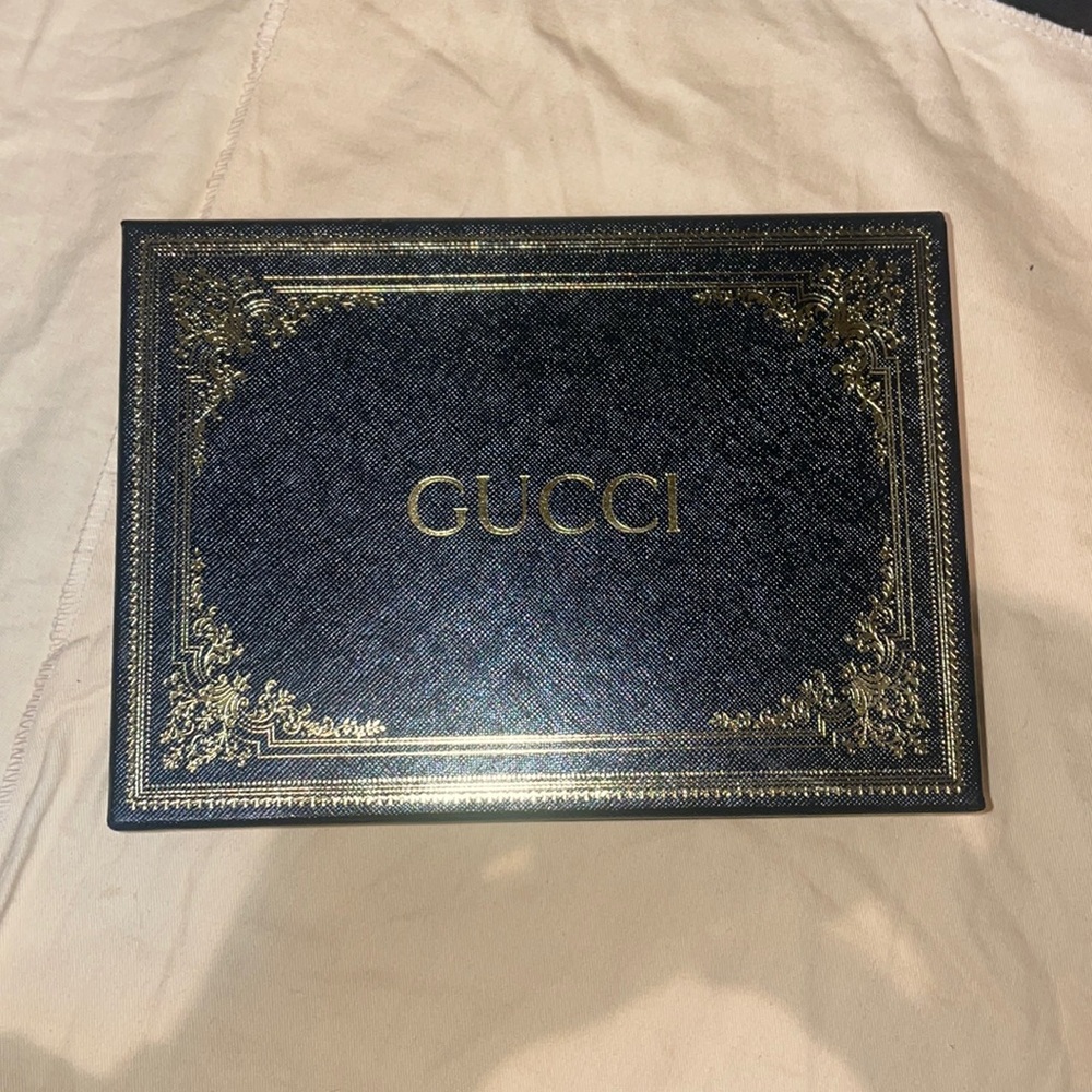 Gucci Lux black box. With interior bag - Picture 1 of 6